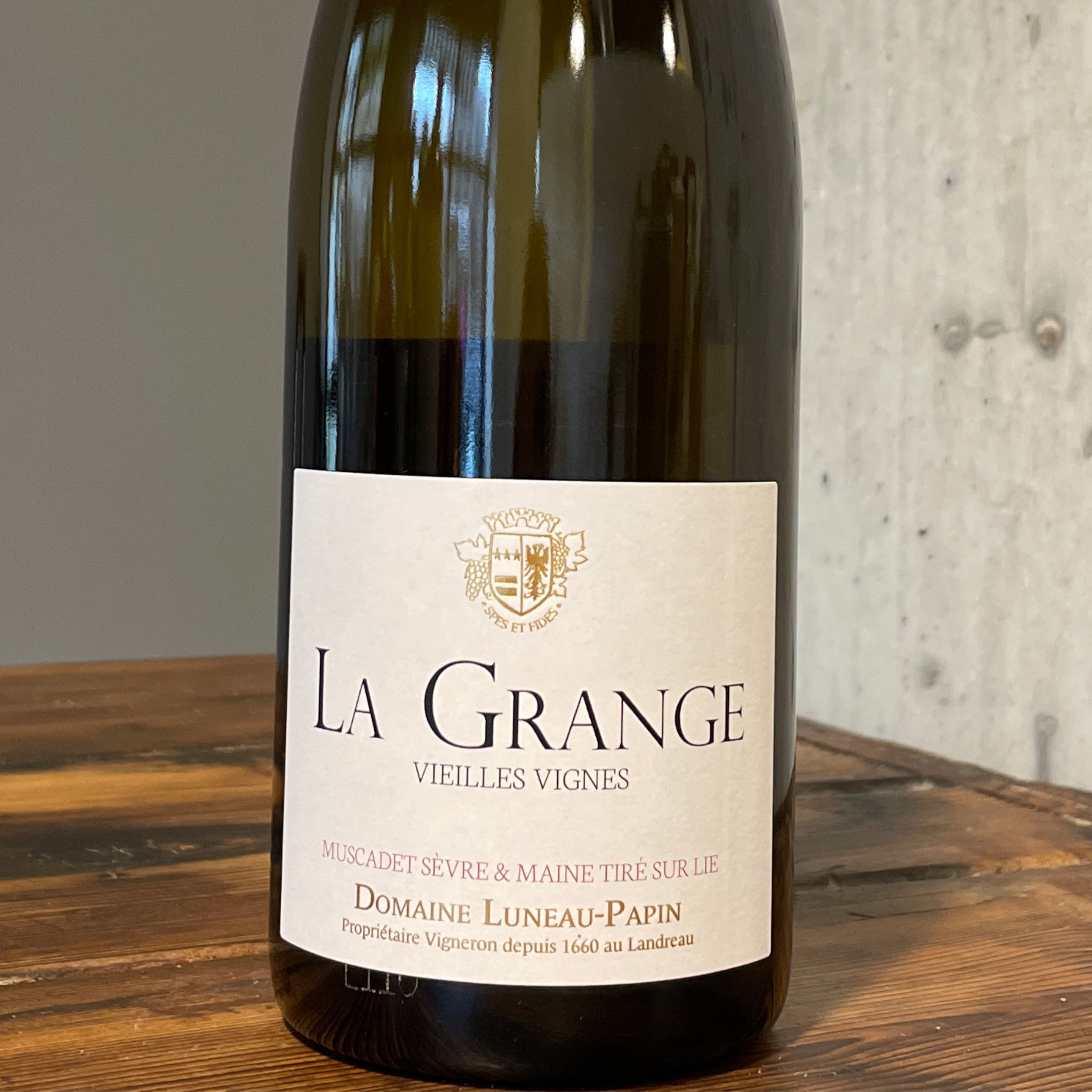 Domaine Luneau-Papin, Muscadet Sèvre-et-Maine Tirè Sur Lie La Grange Vieilles Vignes